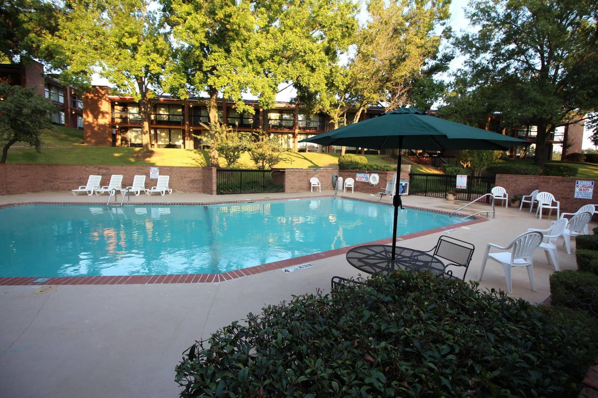 Magnuson Grand Hotel And Conference Center Tyler Exterior foto